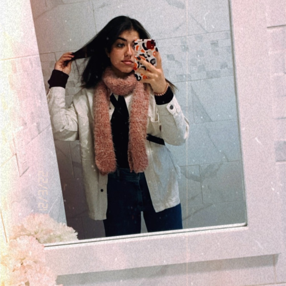 Meet your Posher, Honeya